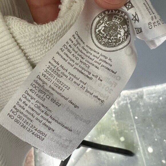 NWOT One Piece black and white Fashion misfits Crewneck long sleeve sweatshirt - Picture 8 of 12